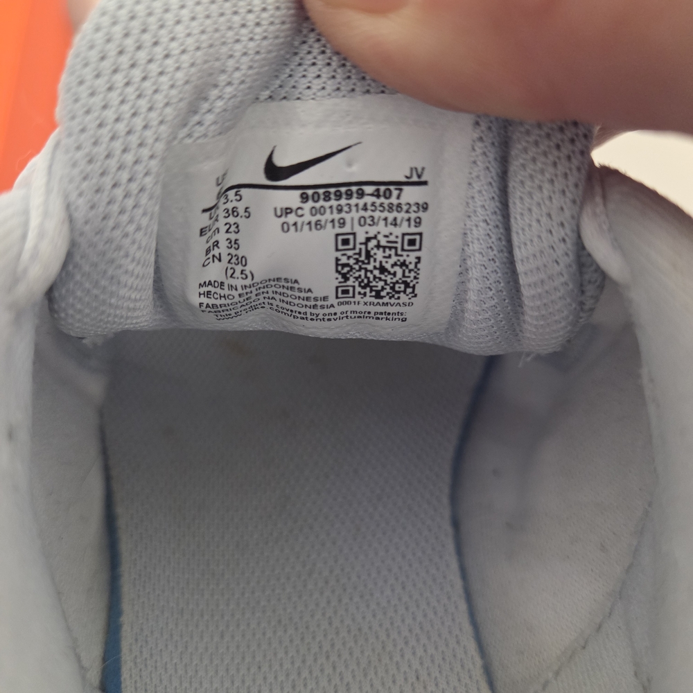 Nike Revolution 4 Low Textile Trainers Light Blue SZ 6 - Picture 15 of 16